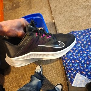 Nike shoes women 9.5